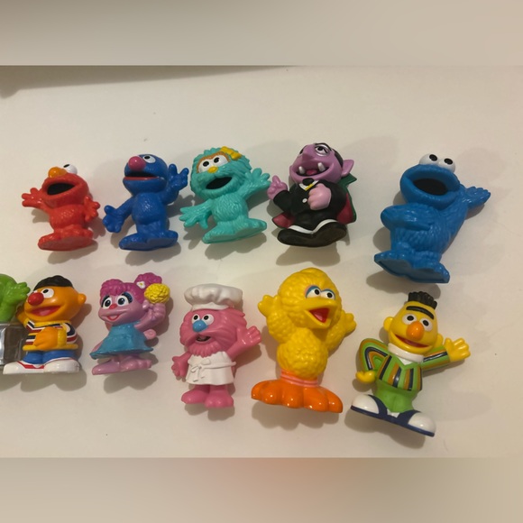 Sesame Street Character Figurines Set - Picture 3 of 4